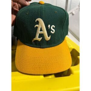 Vintage Oakland A's "Sports Specialties" Deadstock Wool Fitted Hat 7 1/4